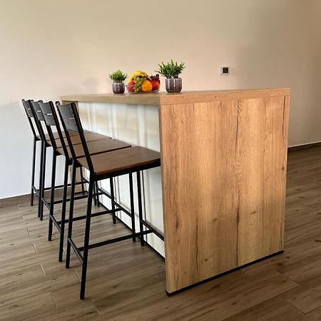 Apartmani Mlinar - Two Bedroom Apartment With Seaview Гребастика Экстерьер фото
