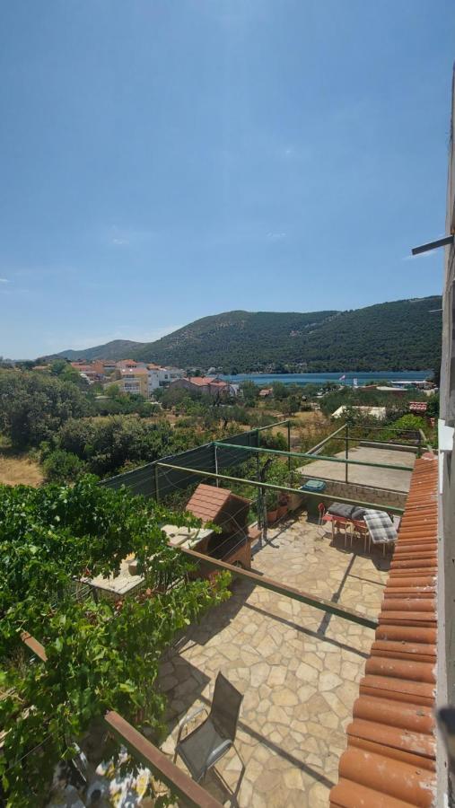 Apartmani Mlinar - Two Bedroom Apartment With Seaview Гребастика Экстерьер фото
