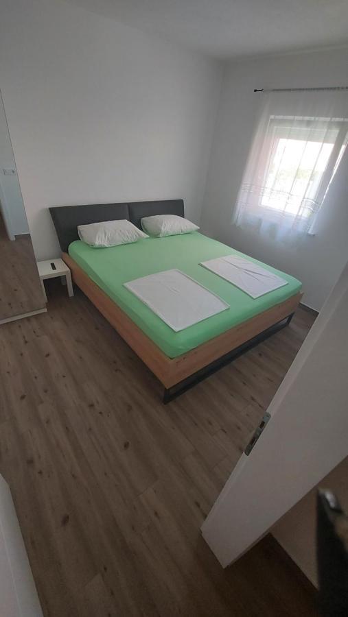 Apartmani Mlinar - Two Bedroom Apartment With Seaview Гребастика Экстерьер фото