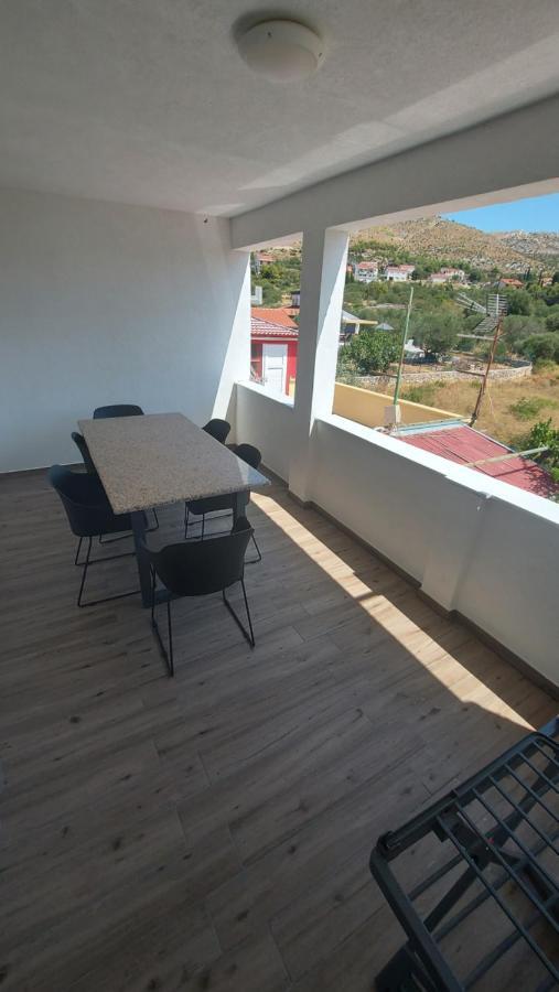 Apartmani Mlinar - Two Bedroom Apartment With Seaview Гребастика Экстерьер фото