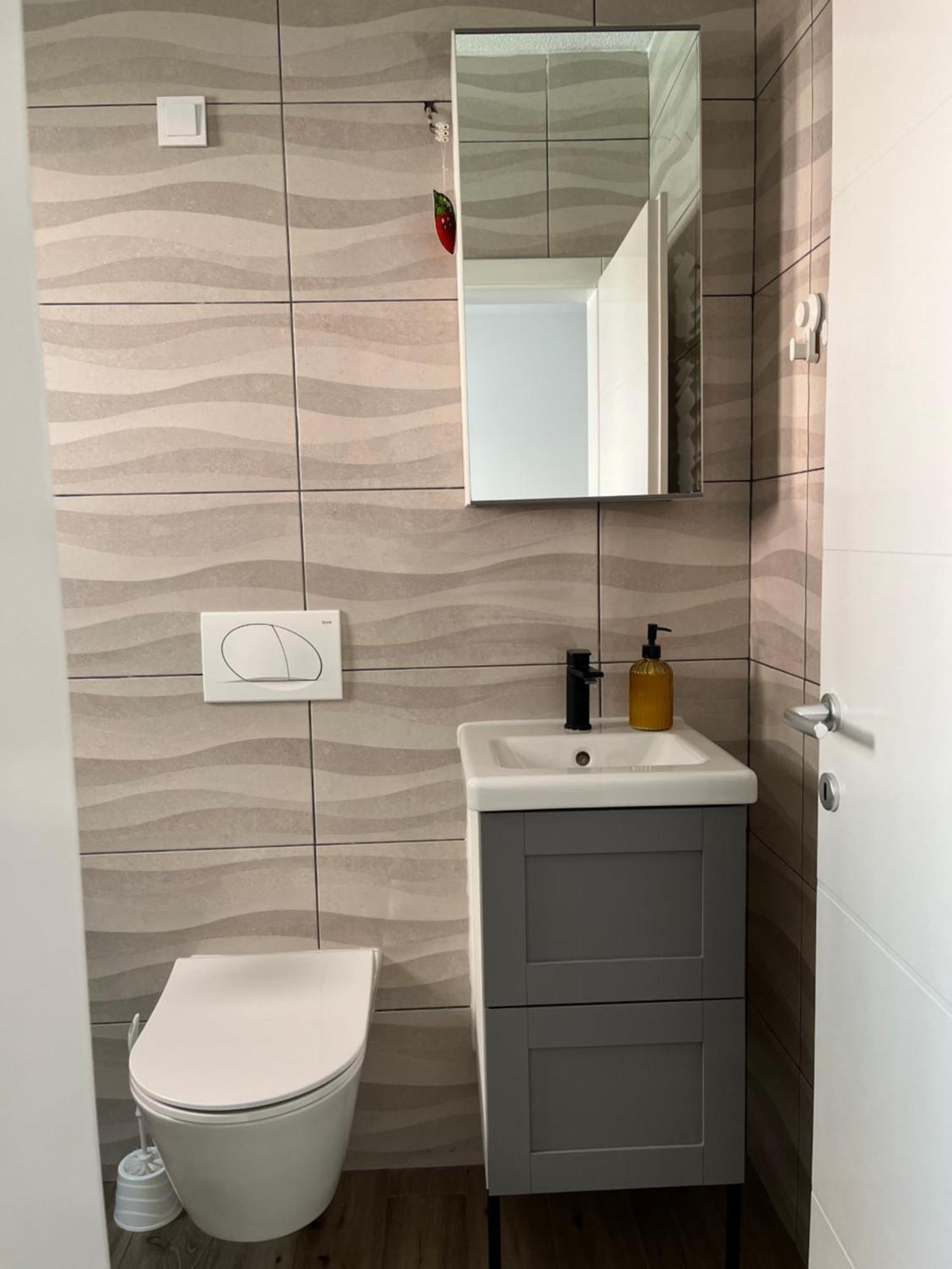 Apartmani Mlinar - Two Bedroom Apartment With Seaview Гребастика Экстерьер фото